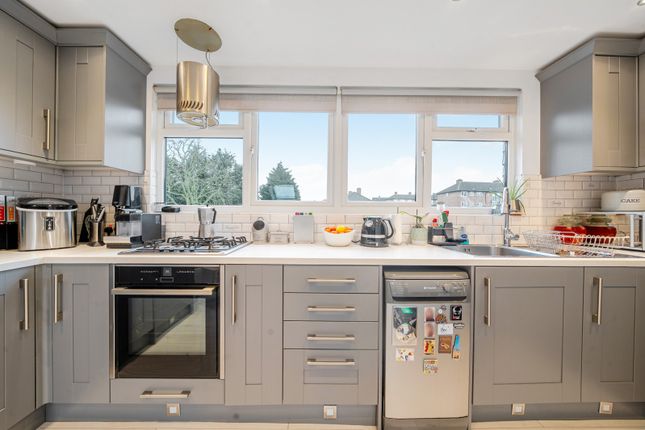 33A,, The Heights, Northolt photo 4