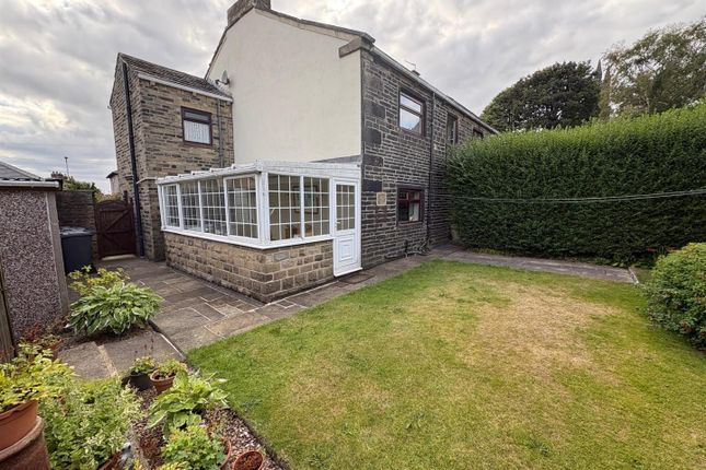 3, Russell Hall Lane, Bradford photo 3