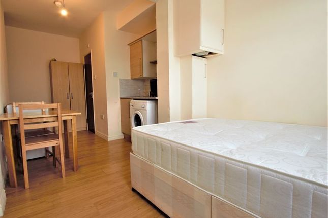 Thumbnail Property to rent in Nightingale Road, London