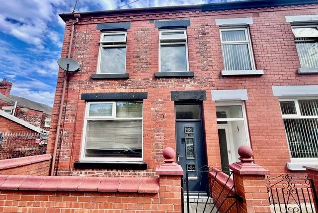 3-bed house on 1, Chorley, £975/mo