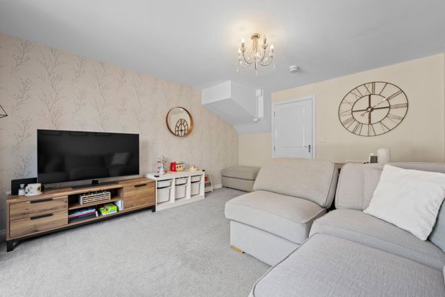 37, Long Meadows, Rotherham photo 3