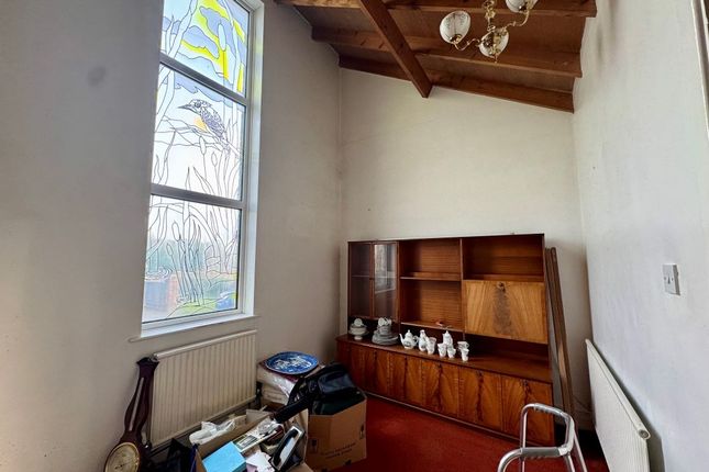 10, Black Lion Road, Llanelli photo 5