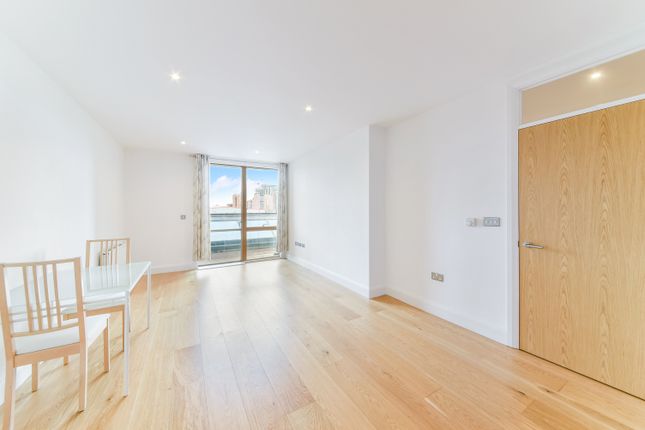 Flat to rent in Skinner Court, Barry Blandford Way, Bow