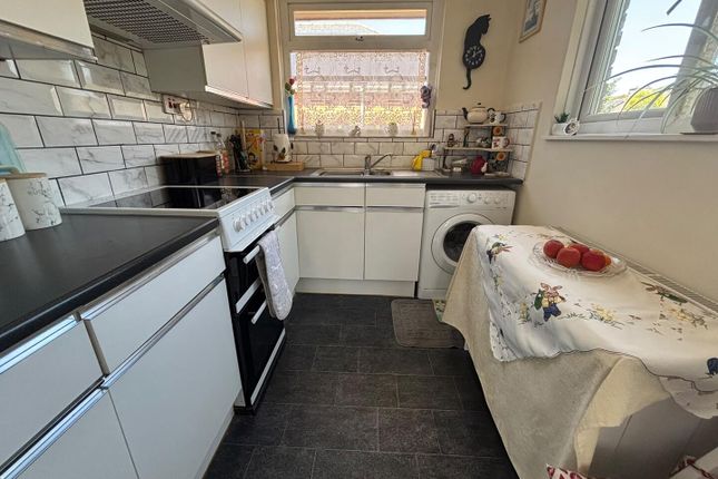 4, Wesley Court, Cornwall Road, Ventnor photo 4