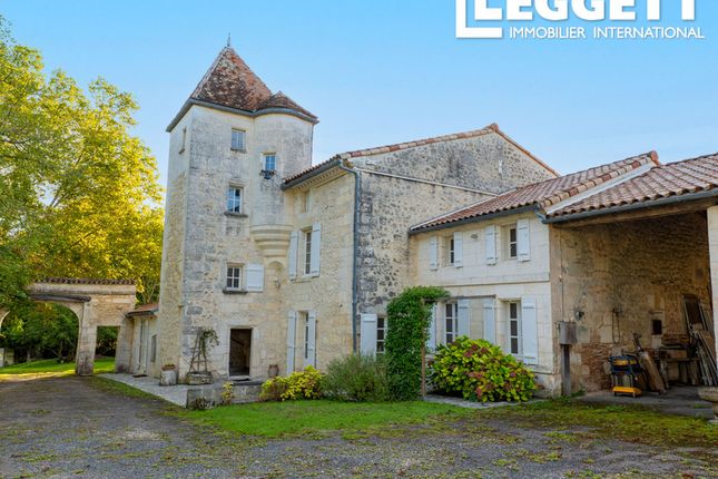 Thumbnail Villa for sale in Saint-Michel, Charente, Nouvelle-Aquitaine