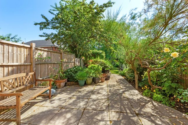 44 Candlemas Lane, Beaconsfield photo 4