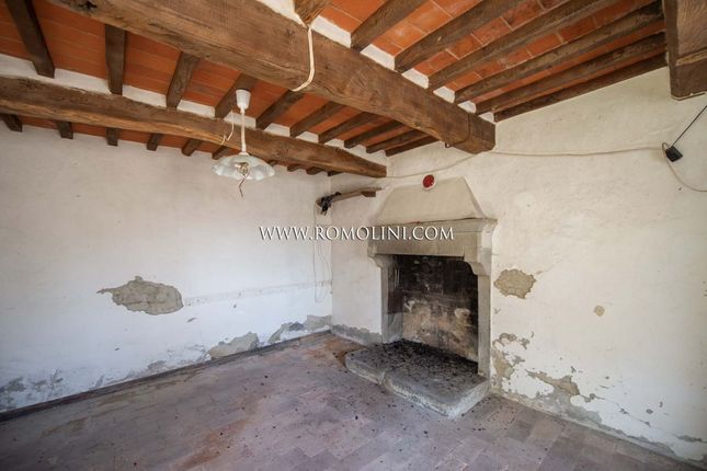 Country house for sale in Caprese Michelangelo, Tuscany, Italy