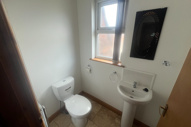 Room 6, 1 Lois Avenue, Nottingham photo 5