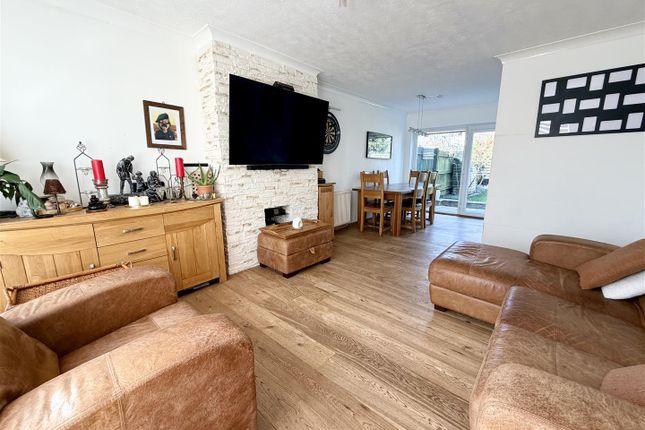 7, Shore Avenue, Poole photo 4