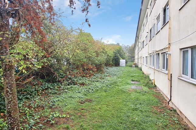 Byron Way, Northolt photo 3