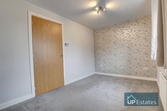 8, Henton Court, Coventry photo 4