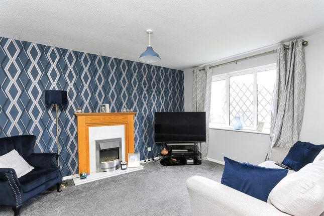 Semi-detached house for sale in Jacox Crescent, Kenilworth