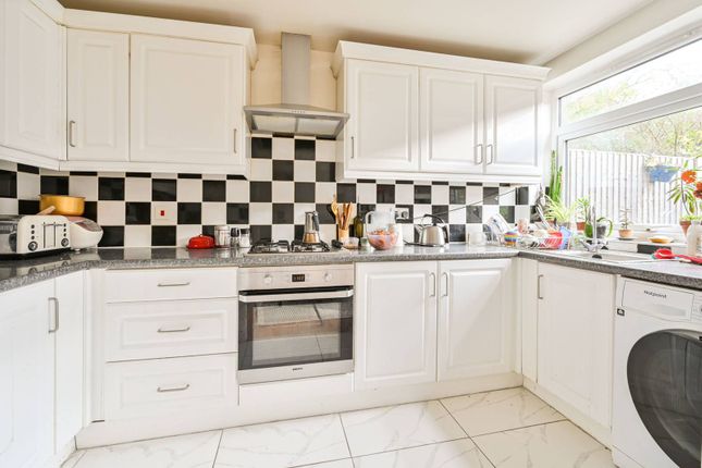 Terraced house to rent in Hillingdon Street, Walworth, London
