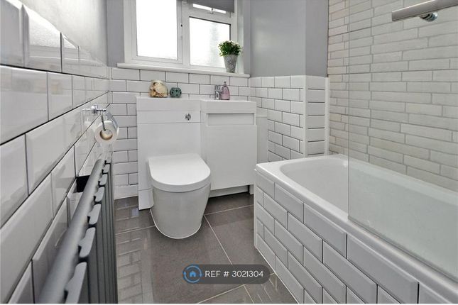 The Maisonettes Alberta Avenue Cheam, Sutton Surrey, Sutton photo 5