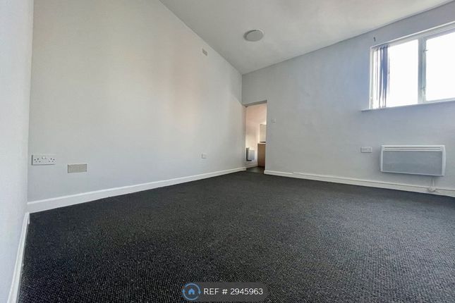 Warburton Place, Atherton, Manchester photo 2