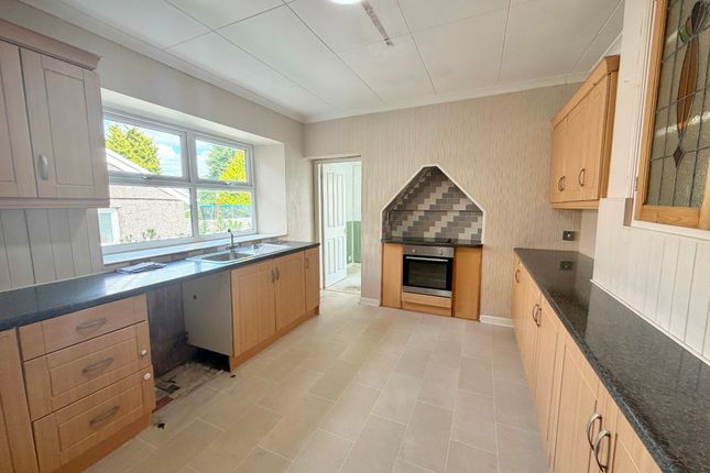 8, Whitley Road, Swansea photo 4