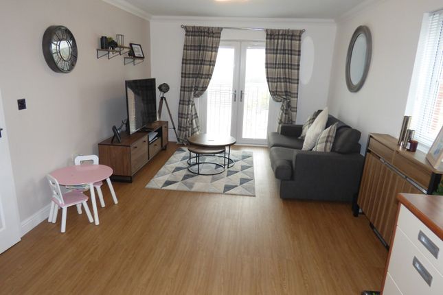 9, Geraint Jeremiah Close, Cwrt Penrhiwtyn photo 2