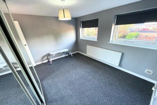 Flat to rent in Kingsbrook Court, Manchester