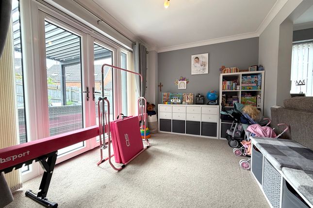 16 Tan Y Bryn Gardens, Aberdare photo 5