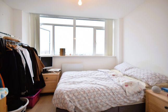 Flat 8, Jukes House, Epsom photo 4