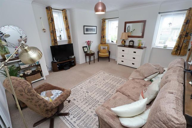 45, Fox Street, Greenock photo 4