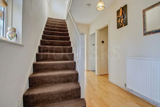 25, Severn Way, London photo 2