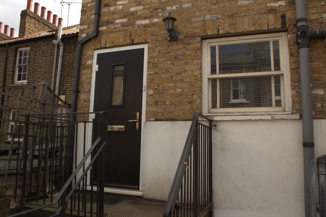 Flat to rent in Orlop Street, London