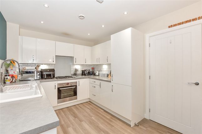 Fairall Close Harrietsham, Maidstone photo 2