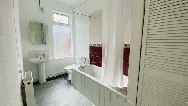 33, Albert Road, Mexborough photo 4