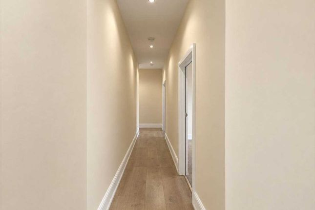 82, Cotman Gardens, Edgware photo 5