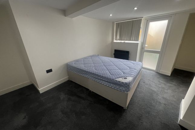 5, High Street, Staines photo 5