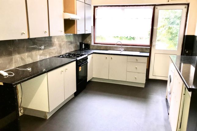 98, Northwick Avenue, Middlesex photo 4