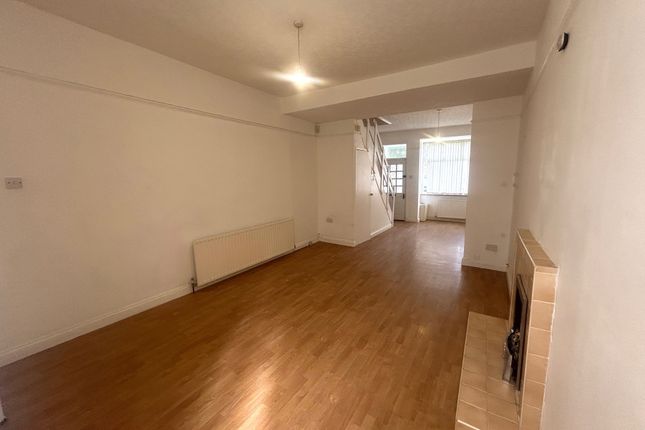 28, BIRMINGHAM photo 4