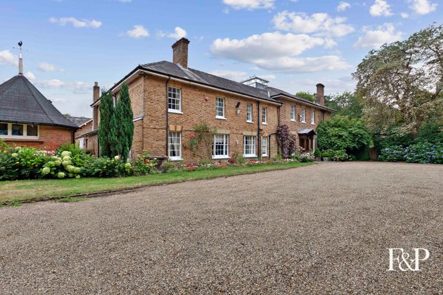 Thumbnail Detached house to rent in Sunninghill Road, Windlesham, Surrey