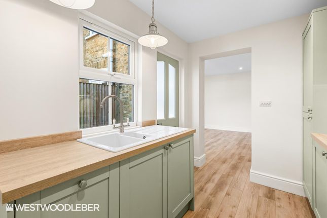 4, Century Road, Hoddesdon photo 4