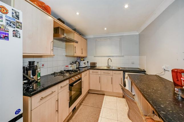 Flat for sale in Vectis Way, Cosham, Portsmouth