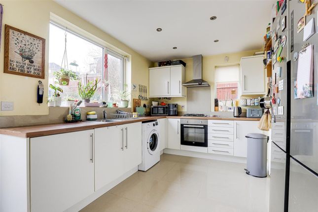 52 Highfield Drive, Nottingham photo 3