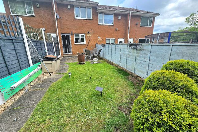 20, Meadowcroft Glade, Sheffield photo 2