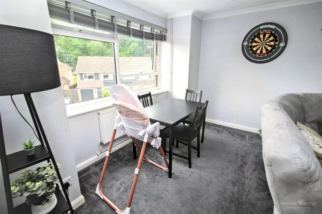 80, Starlings Drive, Reading photo 4