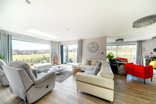 271, Edgwarebury Lane, Edgware photo 2