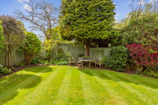 Cottage for sale in Gosden Common, Guildford