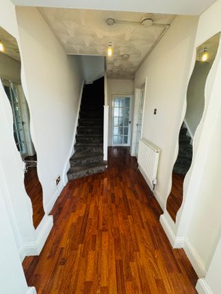 27, Minehead Road, South Harrow photo 3