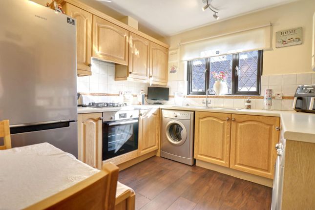 5, Beehive Court, Bishop's Stortford photo 4