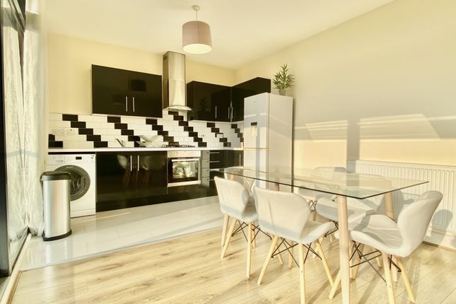 Flat 6, 1D, Caxton Road, Wimbledon photo 5