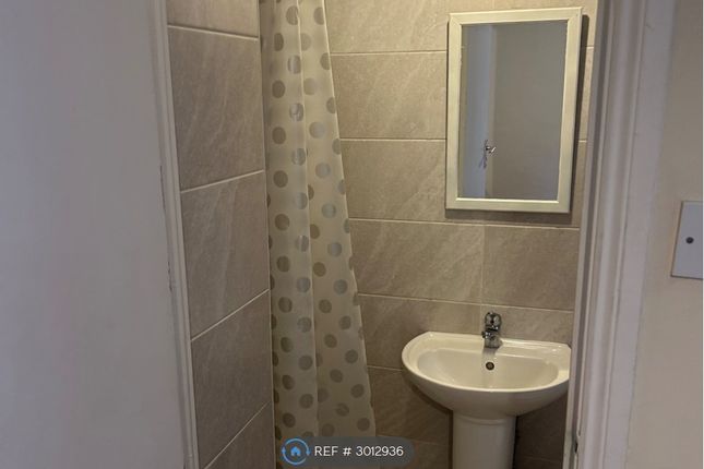 A, Green Lanes Palmers Green, London photo 4