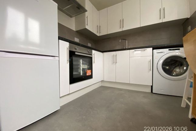 6, Tiree House, Slough photo 5