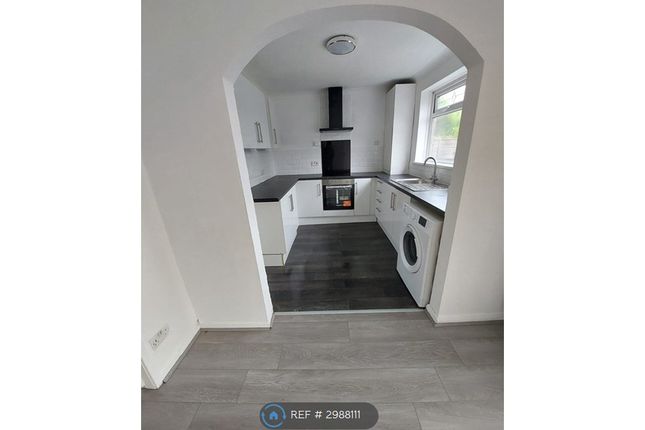 Vale Avenue, Swinton, Manchester photo 4