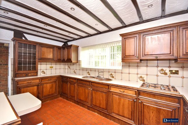 5 Yevele Way, Hornchurch photo 3