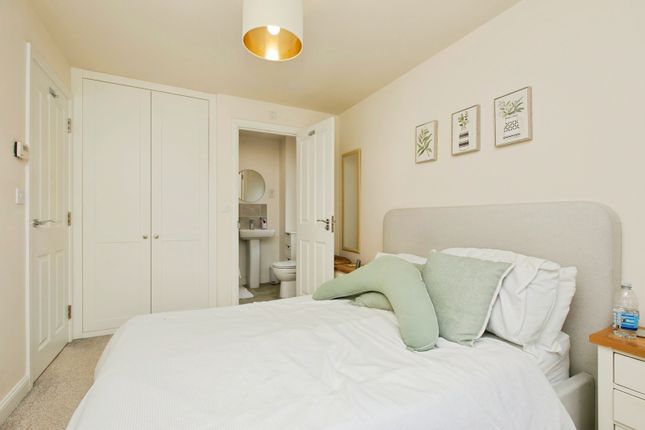 17, Somerton Close, Derby photo 4