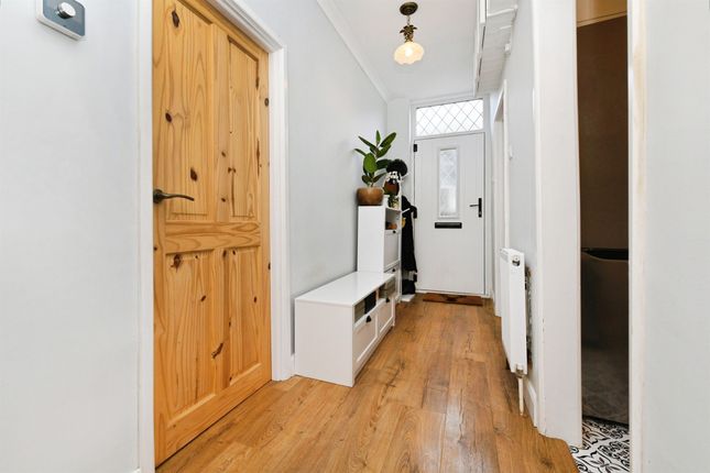 15, Helena Road, Rayleigh photo 2